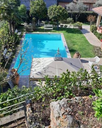 Villa di 232 m² con più di 5 locali e box auto a P