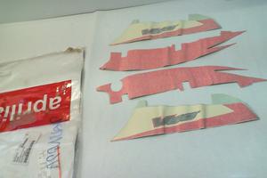 DECALCO SERIE CODONE RSV 1000 APRILIA AP8167471