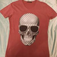 Maglietta con borchie e teschio colore bordeaux TG