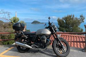 Moto Guzzi V7II - Stone ABS