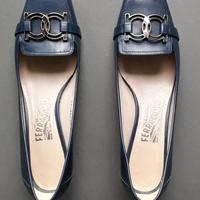 Ferragamo. Scarpe donna “Gancini” blu.
