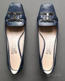 Ferragamo. Scarpe donna “Gancini” blu.