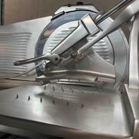 affettatrice verticale per salumi e carne lama 370