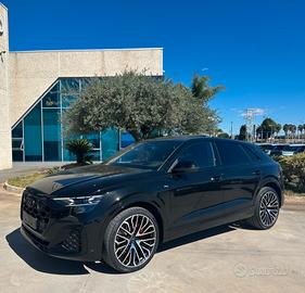 Audi Q8 50 tdi Sline possibilità noleggio no scori