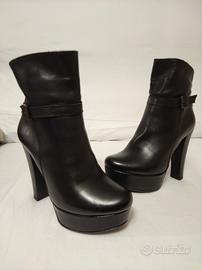 stivaletti in vera pelle 35