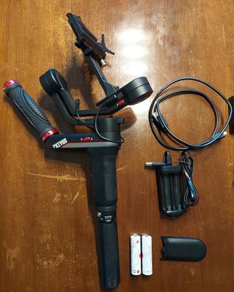 Zhiyun Weebill S + monitor da campo Neewer F100