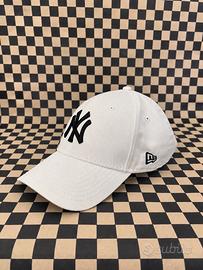 Cappello New Era 9FORTY NY Yankees Bianco/Nero