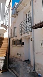 Casa a due piani a Santa Domenica di Ricadi (VV)