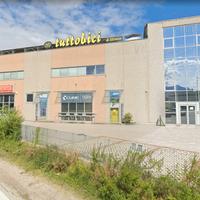 Lavis (zona artigianale), ufficio con posti auto