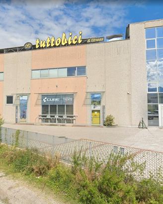 Lavis (zona artigianale), ufficio con posti auto