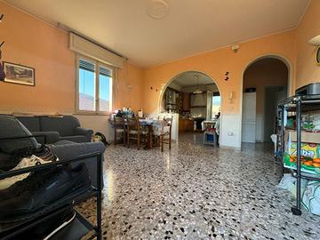 PORZIONE DI BIFAMILIARE A MONTECATINI-TERME