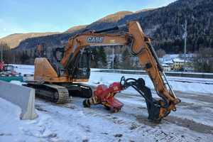 Escavatore case 145 c con processore woody 50