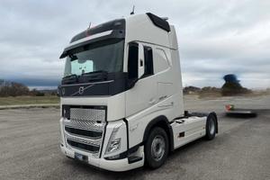 Volvo FH 500 XL in ADR,a non 2023, km 246.000, cli