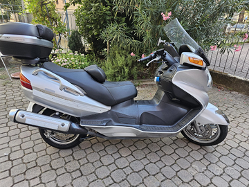 Burgman 650 con bauletto