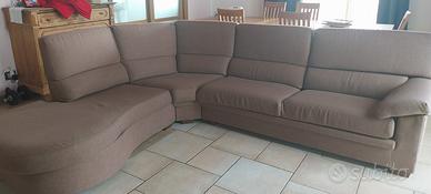 Divano color nocciola