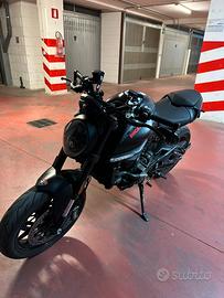 Ducati monster 937