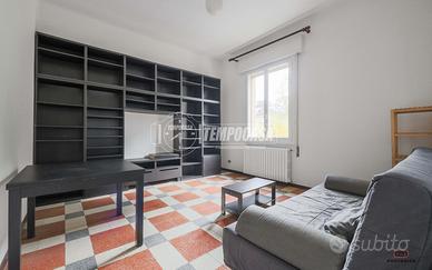 TRILOCALE CON BALCONE E CANTINA