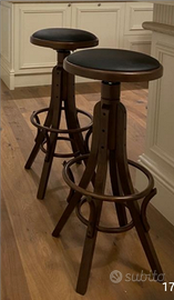 Sedie. Panche e divanetti su misura per pub