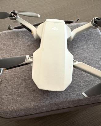 DJI MAVIC MINI Drone aereo