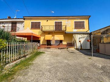 CASA SEMINDIPENDENTE A CALLIANO