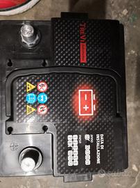 batteria per auto 