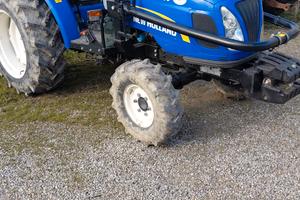 New Holland boomer 35