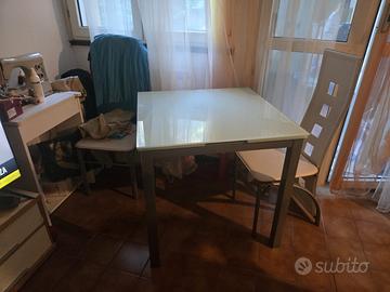 TAVOLO VETRO + 4 SEDIE 