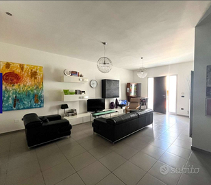 Indipendente con terrazzo e garage