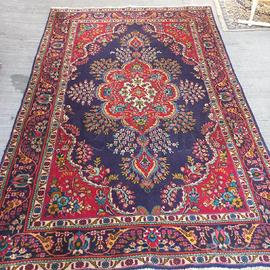 TAPPETO CORNICE VIOLA DISEGNI VERDI ROSSI