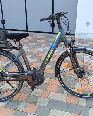 E-bike City Bike Cube come nuova