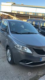 Lancia Ypsilon GPL casa madre