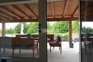 TRE LOCALI SEMI-INDIPENDENTE CON 120MQ DI TERRAZ