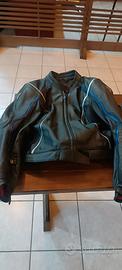 tuta Dainese per motociclista 