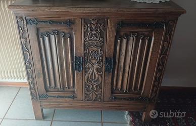 Credenza antica