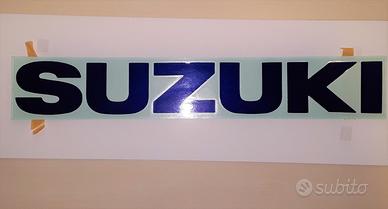 Adesivo emblema carena inf.suzuki gsx750r 96-99 bl