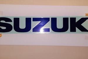Adesivo emblema carena inf.suzuki gsx750r 96-99 bl