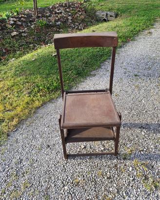 Sedia con inginocchiatoio in legno