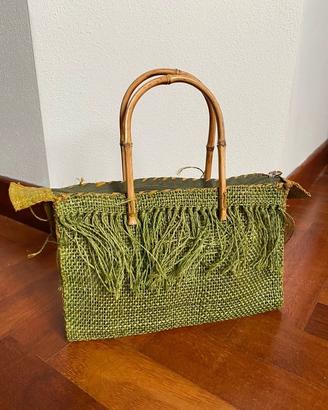 Borsa mano boho vintage in rafia verde con frange
