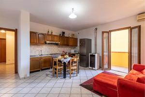 Luminoso trilocale con posto auto