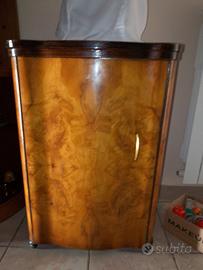 mobile con macchina da cucire 