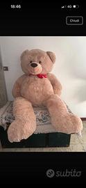 Orso di peluche gigante