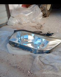 Faro sinistro rav 4 2011