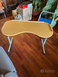 Tavolino con ruote regolabile in altezza e larghe