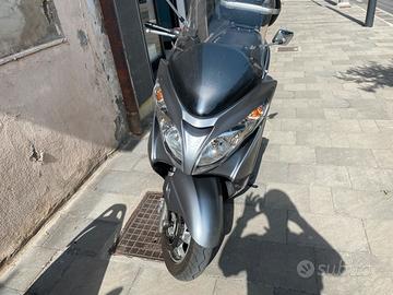 Burgman  400 K7