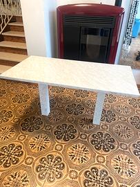 Tavolino effetto marmo moderno