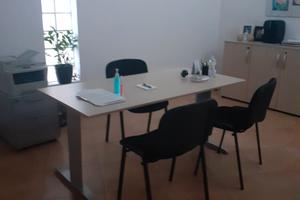 Stanza uso ufficio/ studio