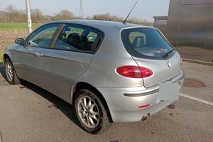 Alfa 147 del 2004 trattabile