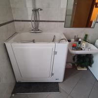 Vasca da bagno per anziani e disabili