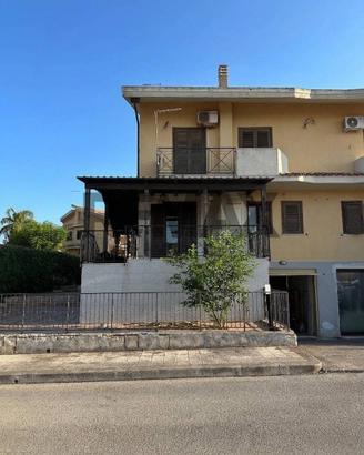 Villetta bifamiliare - Siracusa