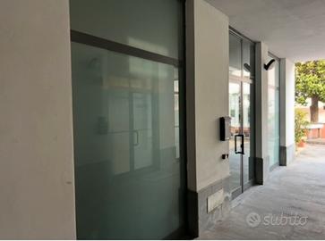 Fondo commerciale 60 mq con posto auto